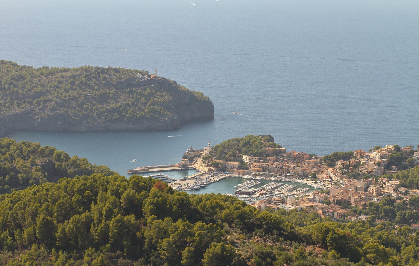Puerto de Sóller cityscape